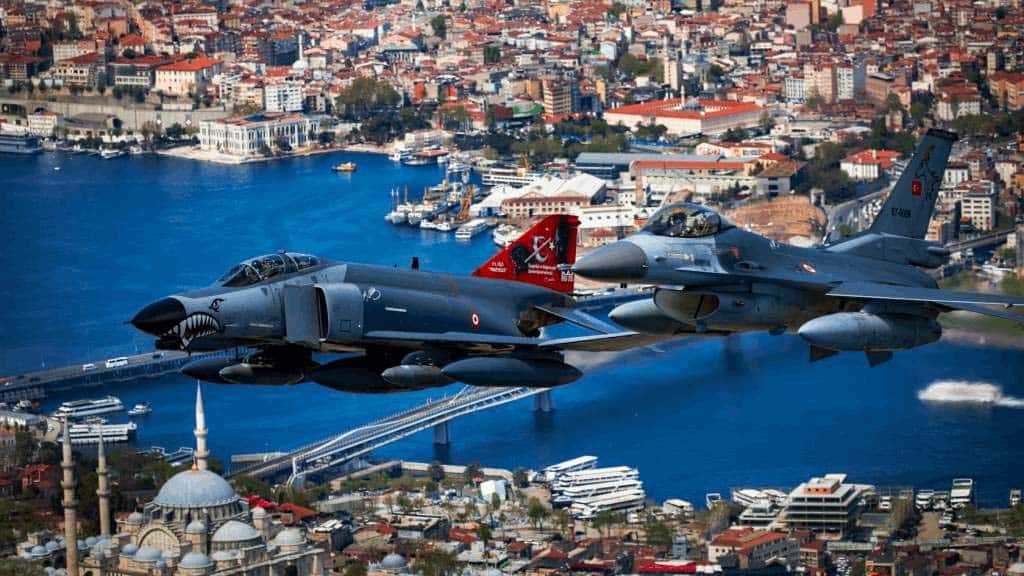 hvkk f4 ve f16 savaş uçakları