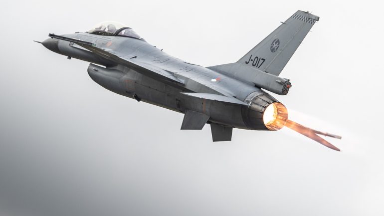 ABD, Ukrayna’ya F-16 Savaş Uçakları Göndermek İçin Onay Verdi