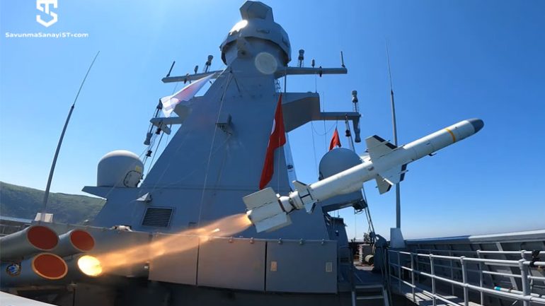 Roketsan, Türk Deniz Kuvvetleri’ne ATMACA Füzesi’nin İlk Seri Üretim Teslimatını Gerçekleştirdi