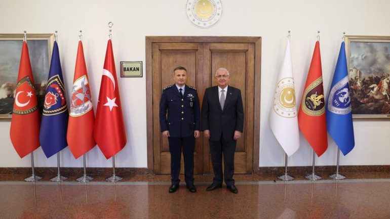 Milli Savunma Bakanı Yaşar Güler, Türkiye’nin İlk Uzay Pilotuna Yeni Rütbesini Verdi