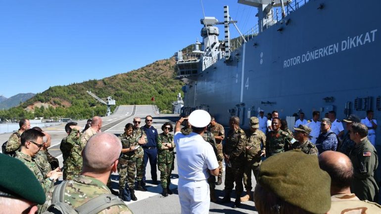TCG Anadolu Aksaz Deniz Üssü’nde Askeri Ataşelere Tanıtıldı