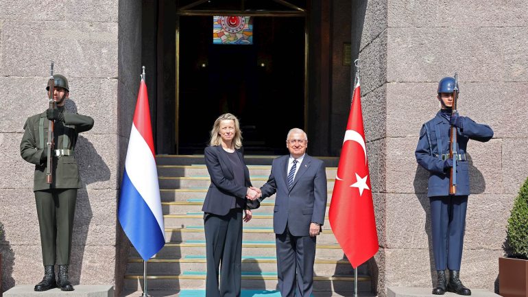 Hollanda Savunma Bakanı Ollongren Ankara’ya geliyor