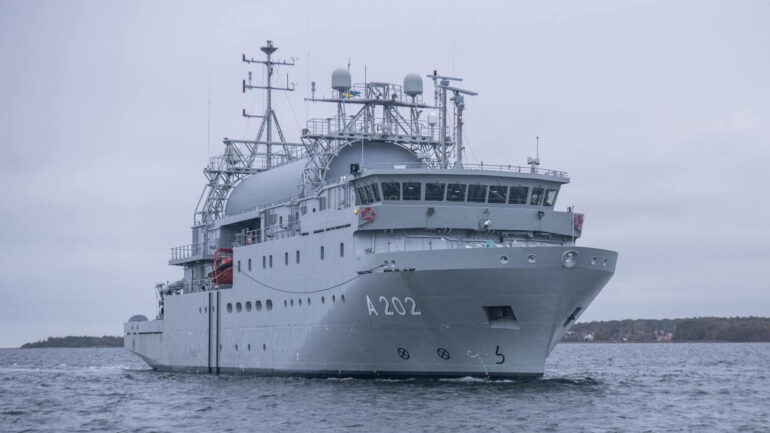İsveç, yeni haber alma gemisini teslim aldı