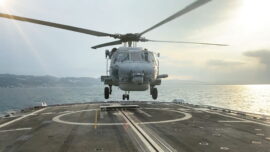 Yerli HYTS İstanbul Fırkateynine Entegre Edildi ve İlk Helikopter Yerli Sistemle Gemiye İndi
