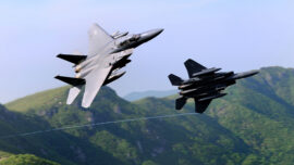Güney Kore, F-15K uçaklarını modernize etmek istiyor