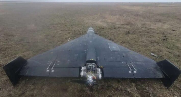 Türkçe olarak yeniden yazılmış hali: Rus kamikaze insansız hava aracı Shahed-136, Kazakistan’a düştü.