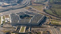 Pentagon’da sızıntı soruşturması: Üst düzey yetkili görevden alındı. <br />
<br />
Pentagon’da sızıntı soruşturması: Üst düzey yetkili görevden alındı.