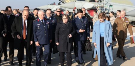 İngiltere, Türkiye’ye Eurofighter için resmi olarak açık destek verdi.