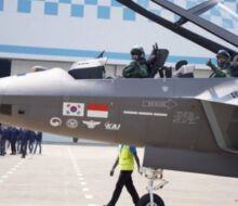 Endonezyalı pilot, KF-21 savaş uçağıyla ilk kez uçtu.