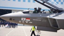 Endonezyalı pilot, KF-21 savaş uçağıyla ilk kez uçtu.