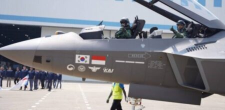 Endonezyalı pilot, KF-21 savaş uçağıyla ilk kez uçtu.