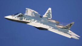 Su-57 savaş uçağı, hipersonik silahlarla donatılıyor.