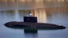 Rus Novorossiysk denizaltısında patlama tehlikesi