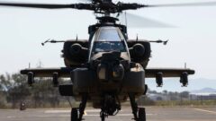 Avustralya, ilk Apache helikopterlerini teslim aldı.