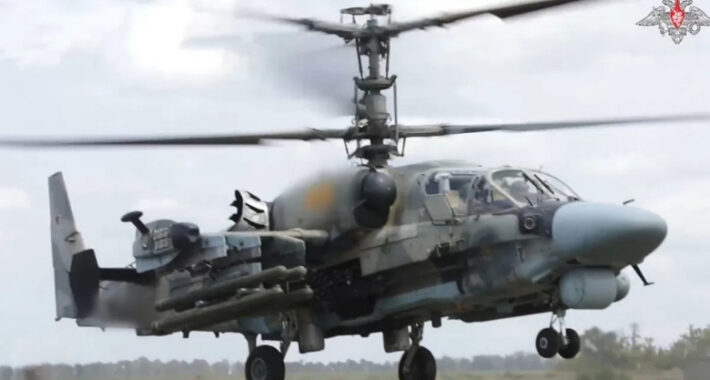 Rusya’nın Ka-52 helikopteri düştü: Mürettebat öldü.
