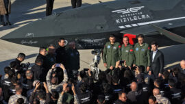 <p><strong>Sağlıklı Yaşam İçin Beslenme Önerileri</strong><br />
<br />
Sağlıklı bir yaşam sürdürmek için beslenme alışkanlıklarınızın önemli bir rolü olduğunu biliyor muydunuz? İyi bir beslenme düzeni vücudumuzun ihtiyaç duyduğu vitamin, mineral ve diğer besin öğelerini almasını sağlayarak sağlığımızı korur. Bu yazımızda size sağlıklı bir yaşam için beslenme önerilerinden bahsedeceğiz.<br />
<br />
<strong>Dengeli ve Çeşitli Beslenme</strong><br />
<br />
Sağlıklı bir yaşam için en önemli adımlardan biri dengeli ve çeşitli beslenmedir. Günlük beslenme alışkanlıklarınızda sebzeler, meyveler, protein kaynakları, tam tahıllar ve sağlıklı yağlar gibi çeşitli besin gruplarına yer vermek önemlidir. Bu şekilde vücudunuzun ihtiyaç duyduğu tüm besin öğelerini alabilirsiniz.<br />
<br />
<strong>Sebzeler ve Meyveler</strong><br />
<br />
Sebzeler ve meyveler sağlıklı bir beslenme düzeninin temel taşlarıdır. Renkli sebzeler ve meyveler antioksidanlar açısından zengindir ve vücudunuzun bağışıklık sisteminin güçlenmesine yardımcı olabilir. Her gün yeterli miktarda sebze ve meyve tüketmeye özen gösterin.<br />
<br />
<strong>Protein Kaynakları</strong><br />
<br />
Proteinler vücudumuzun temel yapı taşlarından biridir. Et, tavuk, balık, yumurta, kurubaklagiller gibi protein kaynaklarını günlük beslenme düzeninizde mutlaka bulundurun. Aynı zamanda bitkisel protein kaynaklarından da faydalanarak dengeli bir protein alımı sağlayabilirsiniz.<br />
<br />
<strong>Tam Tahıllar</strong><br />
<br />
Tam tahıllar lif, vitamin ve mineral açısından zengin besinlerdir. Beyaz ekmek yerine kepekli ekmek, bulgur, yulaf gibi tam tahıllı besinleri tercih ederek beslenme düzeninizi zenginleştirebilirsiniz. Ayrıca tam tahıllar sindirim sistemini düzenleyerek kilo kontrolüne de yardımcı olabilir.<br />
<br />
<strong>Sağlıklı Yağlar</strong><br />
<br />
Sağlıklı yağlar vücudumuzun ihtiyaç duyduğu enerjiyi sağlar. Zeytinyağı, avokado, balık yağı gibi sağlıklı yağları beslenme düzeninize ekleyerek kalp sağlığınızı koruyabilirsiniz. Ancak yağ tüketiminde dikkatli olmak ve abartmamak önemlidir.<br />
<br />
<strong>Su Tüketimi</strong><br />
<br />
Vücudumuzun en önemli bileşenlerinden biri su olduğu için yeterli miktarda su tüketmek sağlıklı bir yaşam için oldukça önemlidir. Günde en az 2-2.5 litre su içmeye özen gösterin. Su tüketimi sindirim sistemini düzenler, cilt sağlığını korur ve vücut fonksiyonlarını destekler.<br />
<br />
<strong>Besin Etiketlerini Okuyun</strong><br />
<br />
Besin ambalajlarında yer alan besin etiketlerini okuyarak günlük besin alımınızı kontrol altında tutabilirsiniz. Paketli ve işlenmiş gıdalardan uzak durarak doğal ve sağlıklı besinleri tercih etmeye çalışın. Ayrıca şeker, tuz ve yağ içeriğine dikkat ederek daha bilinçli bir şekilde beslenme alışkanlıklarınızı şekillendirebilirsiniz.<br />
<br />
<strong>Hareket Edin</strong><br />
<br />
Sağlıklı bir yaşam için sadece beslenme düzeni yeterli değildir, düzenli egzersiz de önemlidir. Haftada en az 3-4 gün düzenli olarak egzersiz yapmaya özen gösterin. Yürüyüş, koşu, bisiklet sürme gibi aktivitelerle hem vücudunuzu hareketli tutabilir hem de kalp sağlığınızı koruyabilirsiniz.<br />
<br />
<strong>Sonuç</strong><br />
<br />
Sağlıklı bir yaşam sürdürmek için beslenme alışkanlıklarınızı gözden geçirmeniz ve sağlıklı besin tercihlerine yönelmeniz önemlidir. Dengeli ve çeşitli beslenme, yeterli su tüketimi, düzenli egzersiz ve besin etiketlerini okuma alışkanlığı kazanarak sağlığınızı koruyabilirsiniz. Unutmayın, sağlıklı beslenmek sadece bedeniniz için değil, ruhunuz için de önemlidir.</p>