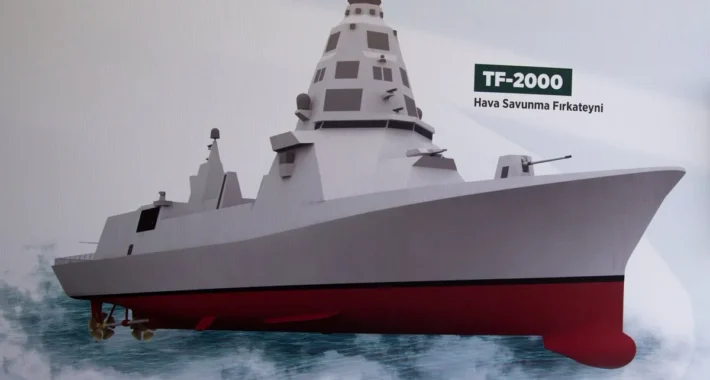 TF-2000 Hava Savunma Harbi Muhribi’nin ilk bloğu yerleştirildi.