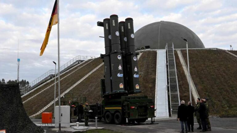 Almanya’da Arrow 3 sistemi devreye girmeden 2 gün önce İHA alarmı