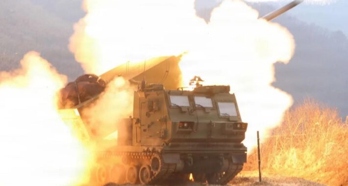 İngiliz Ordusu, Modernize Edilen İlk M270A2 Roketatar Sistemini Teslim Aldı.