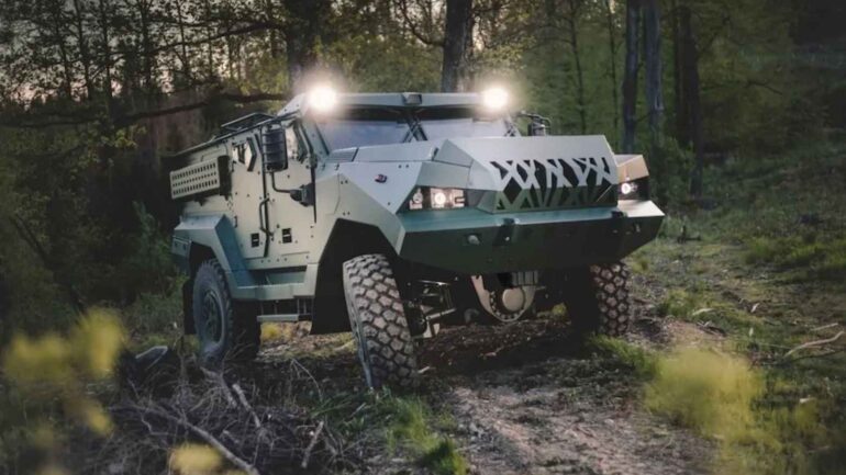 Excalibur Army’den Patriot zırhlı araçları için rekor ihracat Türkçe olarak yeniden yazılırsa: “Excalibur Army’den Patriot zırhlı araçlarına rekor seviyede ihracat”