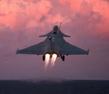 Hindistan’dan dev savaş uçağı atağı: 114 adet Rafale alımı