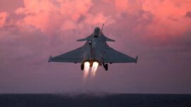 Hindistan’dan dev savaş uçağı atağı: 114 adet Rafale alımı