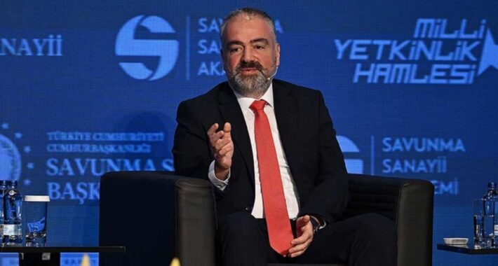 <p><strong>Sağlıklı Yaşamın Önemi ve İpuçları</strong><br />
<br />
Günümüzde sağlıklı yaşamak her zamankinden daha önemli hale gelmiştir. Sağlıklı bir yaşam sürdürmek, bedenimizi ve zihnimizi korumak için gereklidir. Sağlıklı yaşamın pek çok faydası vardır ve bu faydaları elde etmek için bazı ipuçlarına dikkat etmek önemlidir.<br />
<br />
<strong>Sağlıklı Beslenme</strong><br />
<br />
Sağlıklı bir yaşamın temel taşlarından biri sağlıklı beslenmedir. Dengeli ve çeşitli bir beslenme programı benimsemek, vücudunuzun ihtiyaç duyduğu tüm besin maddelerini almanızı sağlar. Sağlıklı beslenme alışkanlıkları edinmek için işte size bazı ipuçları:<br />
<br /></p>
<ul>
<li>Günlük menünüzde sebzelerin ve meyvelerin yer almasına özen gösterin.<br /></li>
<li>Protein, karbonhidrat ve yağları dengeli bir şekilde tüketmeye çalışın.<br /></li>
<li>Fast food ve işlenmiş gıdalardan uzak durun.<br /></li>
<li>Bol su tüketmeyi ihmal etmeyin.<br />
<br />
<strong>Düzenli Egzersiz</strong><br />
<br />
Sağlıklı yaşamın bir diğer önemli unsuru düzenli egzersiz yapmaktır. Egzersiz yapmak, vücudunuzu güçlendirir, metabolizmanızı hızlandırır ve stresi azaltır. Egzersiz yapmaya başlamak için aşağıdaki ipuçlarına göz atabilirsiniz:<br />
<br /></li>
<li>Haftada en az 3-4 gün düzenli egzersiz yapmaya çalışın.<br /></li>
<li>Kardiyo egzersizlerine ek olarak, güçlendirme ve esneme egzersizlerini de ihmal etmeyin.<br /></li>
<li>Egzersiz yaparken vücudunuzu dinleyin ve aşırıya kaçmaktan kaçının.<br />
<br />
<strong>Stresten Uzak Durmak</strong><br />
<br />
Günümüzün hızlı tempolu yaşamında stres kaçınılmaz bir durumdur. Ancak sürekli stres altında kalmak sağlığınızı olumsuz etkileyebilir. Stresten uzak durmak için aşağıdaki ipuçlarını uygulayabilirsiniz:<br />
<br /></li>
<li>Yoga veya meditasyon gibi stres azaltıcı aktivitelere zaman ayırın.<br /></li>
<li>Günlük rutininizde dinlenmeye ve rahatlamaya özen gösterin.<br /></li>
<li>Stresli durumlarla başa çıkmak için nefes egzersizleri yapın.<br />
<br />
<strong>Düzenli Kontroller Yaptırmak</strong><br />
<br />
Sağlıklı yaşamın bir diğer önemli unsuru düzenli sağlık kontrollerine gitmektir. Düzenli olarak doktorunuzla görüşmek, sağlık durumunuzu kontrol altında tutmanıza ve erken teşhisle olası hastalıkları önlemenize yardımcı olur. Sağlık kontrolleri için aşağıdaki ipuçlarını göz önünde bulundurabilirsiniz:<br />
<br /></li>
<li>Yılda en az bir kez genel sağlık kontrolü yaptırın.<br /></li>
<li>Ailede genetik olarak geçebilecek hastalıklar varsa doktorunuzla konuşun.<br /></li>
<li>Gerekli aşıları yaptırmayı ihmal etmeyin.<br />
<br />
<strong>Sağlıklı Yaşamın Faydaları</strong><br />
<br />
Sağlıklı bir yaşam sürdürmek, vücudunuzu ve zihninizi korumanın yanı sıra pek çok fayda sağlar. Sağlıklı yaşamın faydaları arasında şunlar yer alır:<br />
<br /></li>
<li>Daha fazla enerji ve dayanıklılık.<br /></li>
<li>Daha iyi bir ruh hali ve pozitif düşünceler.<br /></li>
<li>Hastalıklara karşı dirençli bir vücut.<br /></li>
<li>Daha uzun ve kaliteli bir yaşam.<br />
<br />
<strong>Sonuç</strong><br />
<br />
Sağlıklı yaşamak için beslenme, egzersiz, stresten uzak durma ve düzenli sağlık kontrolleri gibi unsurlara dikkat etmek önemlidir. Sağlıklı yaşamın faydalarını elde etmek için bu ipuçlarını uygulayarak daha sağlıklı ve mutlu bir yaşam sürdürebilirsiniz. Unutmayın, sağlıklı yaşam bir seçim meselesidir ve bu seçimi her gün yeniden yapabilirsiniz.</li>
</ul>