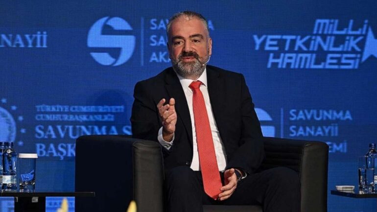 <p><strong>Sağlıklı Yaşamın Önemi ve İpuçları</strong><br />
<br />
Günümüzde sağlıklı yaşamak her zamankinden daha önemli hale gelmiştir. Sağlıklı bir yaşam sürdürmek, bedenimizi ve zihnimizi korumak için gereklidir. Sağlıklı yaşamın pek çok faydası vardır ve bu faydaları elde etmek için bazı ipuçlarına dikkat etmek önemlidir.<br />
<br />
<strong>Sağlıklı Beslenme</strong><br />
<br />
Sağlıklı bir yaşamın temel taşlarından biri sağlıklı beslenmedir. Dengeli ve çeşitli bir beslenme programı benimsemek, vücudunuzun ihtiyaç duyduğu tüm besin maddelerini almanızı sağlar. Sağlıklı beslenme alışkanlıkları edinmek için işte size bazı ipuçları:<br />
<br /></p>
<ul>
<li>Günlük menünüzde sebzelerin ve meyvelerin yer almasına özen gösterin.<br /></li>
<li>Protein, karbonhidrat ve yağları dengeli bir şekilde tüketmeye çalışın.<br /></li>
<li>Fast food ve işlenmiş gıdalardan uzak durun.<br /></li>
<li>Bol su tüketmeyi ihmal etmeyin.<br />
<br />
<strong>Düzenli Egzersiz</strong><br />
<br />
Sağlıklı yaşamın bir diğer önemli unsuru düzenli egzersiz yapmaktır. Egzersiz yapmak, vücudunuzu güçlendirir, metabolizmanızı hızlandırır ve stresi azaltır. Egzersiz yapmaya başlamak için aşağıdaki ipuçlarına göz atabilirsiniz:<br />
<br /></li>
<li>Haftada en az 3-4 gün düzenli egzersiz yapmaya çalışın.<br /></li>
<li>Kardiyo egzersizlerine ek olarak, güçlendirme ve esneme egzersizlerini de ihmal etmeyin.<br /></li>
<li>Egzersiz yaparken vücudunuzu dinleyin ve aşırıya kaçmaktan kaçının.<br />
<br />
<strong>Stresten Uzak Durmak</strong><br />
<br />
Günümüzün hızlı tempolu yaşamında stres kaçınılmaz bir durumdur. Ancak sürekli stres altında kalmak sağlığınızı olumsuz etkileyebilir. Stresten uzak durmak için aşağıdaki ipuçlarını uygulayabilirsiniz:<br />
<br /></li>
<li>Yoga veya meditasyon gibi stres azaltıcı aktivitelere zaman ayırın.<br /></li>
<li>Günlük rutininizde dinlenmeye ve rahatlamaya özen gösterin.<br /></li>
<li>Stresli durumlarla başa çıkmak için nefes egzersizleri yapın.<br />
<br />
<strong>Düzenli Kontroller Yaptırmak</strong><br />
<br />
Sağlıklı yaşamın bir diğer önemli unsuru düzenli sağlık kontrollerine gitmektir. Düzenli olarak doktorunuzla görüşmek, sağlık durumunuzu kontrol altında tutmanıza ve erken teşhisle olası hastalıkları önlemenize yardımcı olur. Sağlık kontrolleri için aşağıdaki ipuçlarını göz önünde bulundurabilirsiniz:<br />
<br /></li>
<li>Yılda en az bir kez genel sağlık kontrolü yaptırın.<br /></li>
<li>Ailede genetik olarak geçebilecek hastalıklar varsa doktorunuzla konuşun.<br /></li>
<li>Gerekli aşıları yaptırmayı ihmal etmeyin.<br />
<br />
<strong>Sağlıklı Yaşamın Faydaları</strong><br />
<br />
Sağlıklı bir yaşam sürdürmek, vücudunuzu ve zihninizi korumanın yanı sıra pek çok fayda sağlar. Sağlıklı yaşamın faydaları arasında şunlar yer alır:<br />
<br /></li>
<li>Daha fazla enerji ve dayanıklılık.<br /></li>
<li>Daha iyi bir ruh hali ve pozitif düşünceler.<br /></li>
<li>Hastalıklara karşı dirençli bir vücut.<br /></li>
<li>Daha uzun ve kaliteli bir yaşam.<br />
<br />
<strong>Sonuç</strong><br />
<br />
Sağlıklı yaşamak için beslenme, egzersiz, stresten uzak durma ve düzenli sağlık kontrolleri gibi unsurlara dikkat etmek önemlidir. Sağlıklı yaşamın faydalarını elde etmek için bu ipuçlarını uygulayarak daha sağlıklı ve mutlu bir yaşam sürdürebilirsiniz. Unutmayın, sağlıklı yaşam bir seçim meselesidir ve bu seçimi her gün yeniden yapabilirsiniz.</li>
</ul>