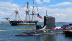 ABD Donanması yeni Virginia sınıfı saldırı denizaltısını devreye aldı.