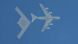 ABD, B-21 Raider ile ilk yakıt ikmal testini başarıyla gerçekleştirdi.