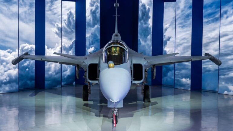 Brezilya’dan önemli bir adım: İlk yerli süpersonik Gripen savaş uçağı sahnede