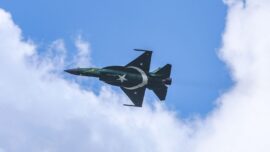 Pakistan uçağı, Afganistan’da sınır gerilimi artarken düştü.