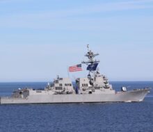 ABD Donanması İran Bayraklı Gemiyi Vurdu! -> ABD Donanması, İran Bayraklı Gemiyi Vurdu!