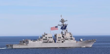 ABD Donanması İran Bayraklı Gemiyi Vurdu! -> ABD Donanması, İran Bayraklı Gemiyi Vurdu!