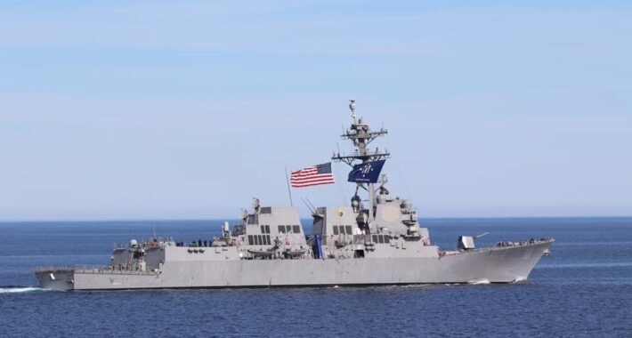 ABD Donanması İran Bayraklı Gemiyi Vurdu! -> ABD Donanması, İran Bayraklı Gemiyi Vurdu!