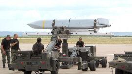 ABD’den Rekor JASSM-ER Siparişi ile Azalan Füze Stokları