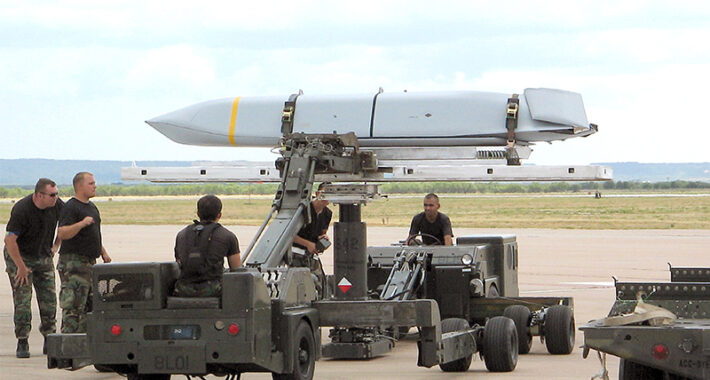 ABD’den Rekor JASSM-ER Siparişi ile Azalan Füze Stokları