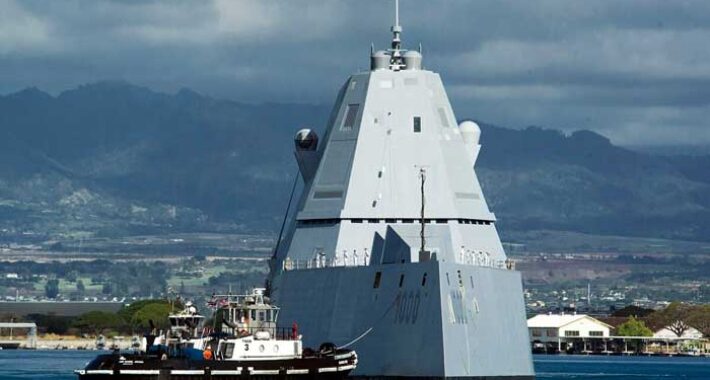 ABD’nin 4.5 Milyar Dolarlık Zumwalt Destroyer’ında Yangın Çıktı