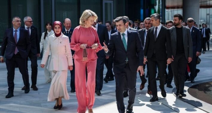 Belçika Kraliçesi Mathilde, Baykar’a Ziyarette Bulundu.
