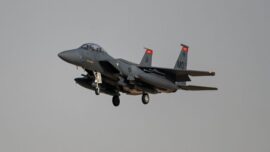 F-15’lere 131 Milyar Dolarlık Dev Yatırım Türkçe’de şu şekilde olacaktır: F-15’ler İçin 131 Milyar Dolarlık Dev Yatırım
