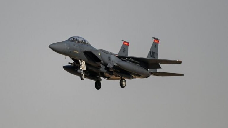 F-15’lere 131 Milyar Dolarlık Dev Yatırım Türkçe’de şu şekilde olacaktır: F-15’ler İçin 131 Milyar Dolarlık Dev Yatırım