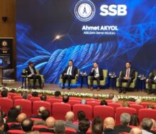Ürün ve hizmetlerinizin dijital platformlarda başarılı olabilmesi için SEO stratejileri hayati önem taşımaktadır. Arama motoru optimizasyonu, web sitenizin arama motorlarında üst sıralarda yer almasını sağlayarak potansiyel müşterilerin sizi daha kolay bulmasını sağlar. Bu nedenle, SEO uyumlu içerikler oluşturmak ve doğru anahtar kelimeleri hedeflemek işletmenizin dijital varlığını güçlendirmek için kritik bir adımdır.<br />
<br />
## SEO Stratejileri ile Dijital Varlığınızı Güçlendirin<br />
<br />
### Hedef Kitle Analizi Yapın<br />
<br />
Öncelikle, hedef kitlenizin kimler olduğunu belirlemek önemlidir. Potansiyel müşterilerinizin ihtiyaçları ve tercihleri doğrultusunda içerik stratejinizi oluşturmalısınız. Hedef kitle analizi yaparak hangi anahtar kelimelerin ve içerik türlerinin işletmeniz için en uygun olduğunu belirleyebilirsiniz.<br />
<br />
### Anahtar Kelime Araştırması Yapın<br />
<br />
SEO uyumlu içerikler oluşturmanın temel adımlarından biri de doğru anahtar kelimeleri belirlemektir. Anahtar kelime araştırması yaparak potansiyel müşterilerinizin arama terimlerini ve kullanıcı davranışlarını anlayabilirsiniz. Bu sayede, içeriklerinizi hedeflenen anahtar kelimelerle güçlendirebilir ve arama motorlarında üst sıralara çıkabilirsiniz.<br />
<br />
### Kaliteli İçerikler Oluşturun<br />
<br />
SEO stratejileri başarılı olabilmesi için kaliteli içerikler oluşturmak önemlidir. Potansiyel müşterilerinizin sorularına cevap verecek, onların sorunlarına çözüm sunacak ve değerli bilgiler paylaşacak içerikler hazırlamalısınız. Ayrıca, içeriklerinizin özgün, ilgi çekici ve bilgilendirici olmasına özen göstermelisiniz.<br />
<br />
### Teknik SEO Optimizasyonu Yapın<br />
<br />
Web sitenizin teknik altyapısını optimize etmek de SEO stratejileri içinde önemli bir adımdır. Sayfa hızı, mobil uyumluluk, SSL sertifikası gibi faktörler arama motorlarında sıralama faktörleri olarak değerlendirilmektedir. Bu nedenle, web sitenizin teknik SEO optimizasyonunu yaparak arama motorlarında daha iyi bir konum elde edebilirsiniz.<br />
<br />
### Backlink Stratejisi Oluşturun<br />
<br />
Backlinkler, web sitenizin diğer sitelerden aldığı referanslar olarak tanımlanmaktadır. Kaliteli ve otoriter sitelerden gelen backlinkler arama motorları tarafından olumlu bir şekilde değerlendirilmektedir. Bu nedenle, backlink stratejisi oluşturarak web sitenizin otoritesini artırabilir ve arama motorlarında üst sıralara çıkabilirsiniz.<br />
<br />
### Sosyal Medya Entegrasyonu Sağlayın<br />
<br />
Sosyal medya platformları, potansiyel müşterilerinizle etkileşim kurmanın ve marka bilinirliğinizi artırmanın önemli bir yoludur. Bu nedenle, web siteniz ile sosyal medya hesaplarınızı entegre ederek içeriklerinizi sosyal medya üzerinden paylaşabilir ve geniş bir kitleye ulaşabilirsiniz. Ayrıca, sosyal medya paylaşımlarının da arama motorları tarafından değerlendirildiğini unutmamalısınız.<br />
<br />
## Sonuç<br />
<br />
SEO stratejileri, dijital varlığınızı güçlendirmek ve potansiyel müşterilerinizi daha kolay bulmalarını sağlamak için önemli bir araçtır. Hedef kitle analizi yaparak, doğru anahtar kelimeleri belirleyerek, kaliteli içerikler oluşturarak, teknik SEO optimizasyonu yaparak, backlink stratejisi oluşturarak ve sosyal medya entegrasyonu sağlayarak web sitenizi arama motorlarında üst sıralara çıkarabilirsiniz. Bu sayede, işletmenizin dijital başarısını artırabilir ve rekabet içinde öne çıkabilirsiniz.